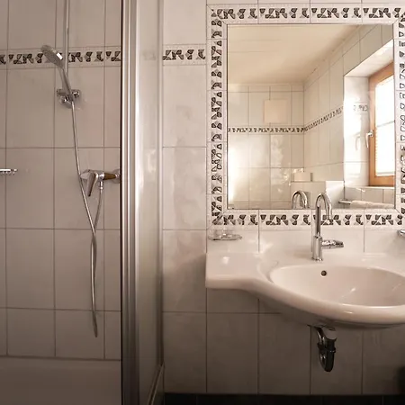 Vier Jahreszeiten Saalbach-Hinterglemm