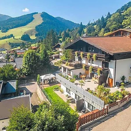 Vier Jahreszeiten Couette-café 3*